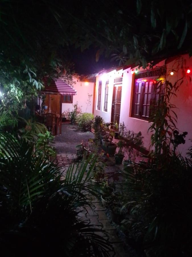 50* Stay Dikwella Extérieur photo
