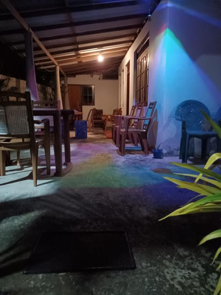 50* Stay Dikwella Extérieur photo